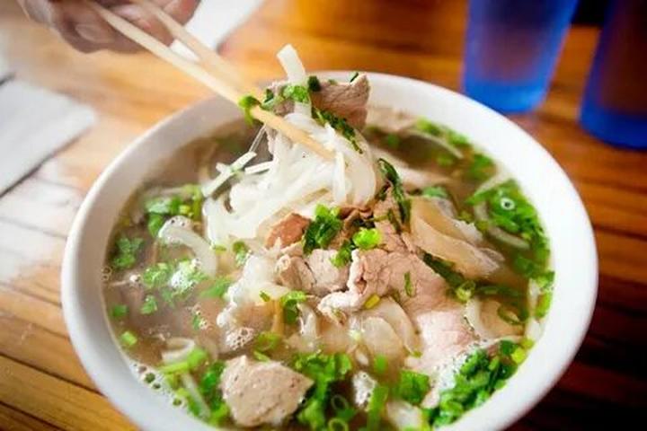 Chuyên gia Hotspot Matrix phân tích: Triệu Lộ Tư cắt phăng mái tóc và marketing video